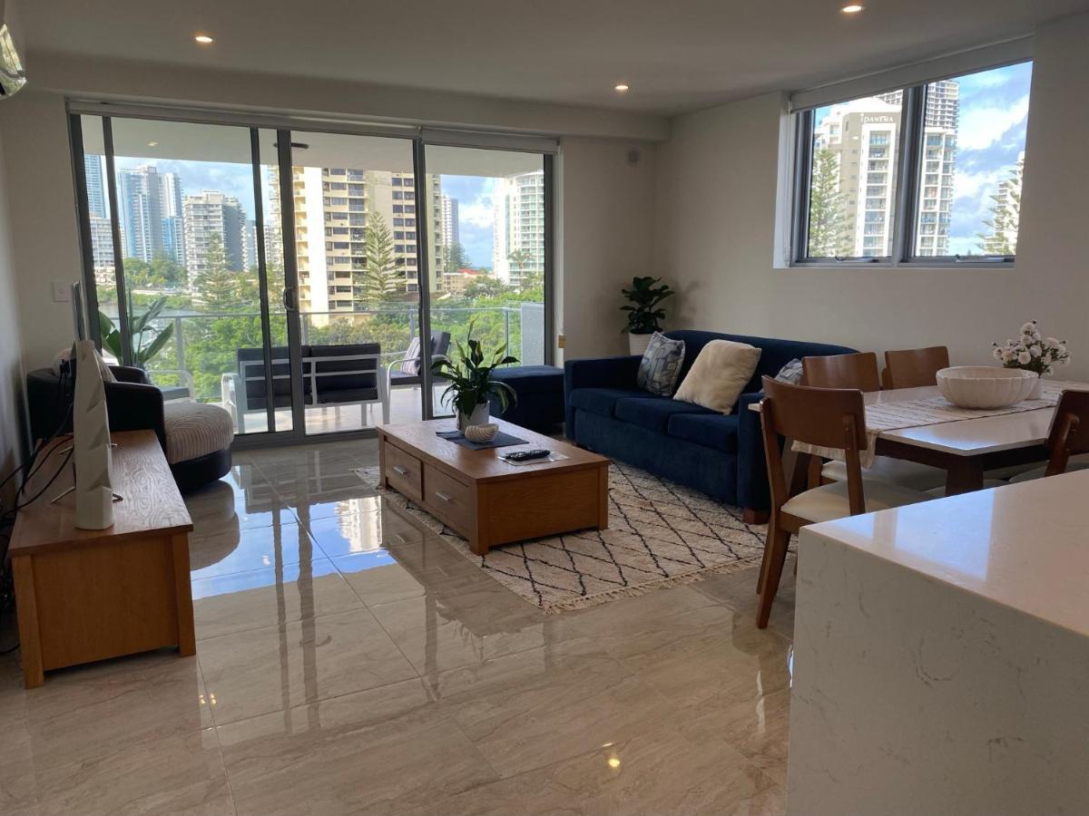 Serenity Surfers Paradise Gold Coast Buitenkant foto