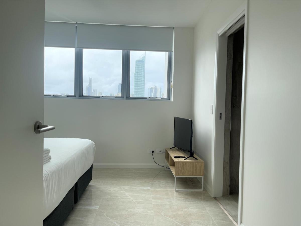 Serenity Surfers Paradise Appartement Gold Coast Buitenkant foto